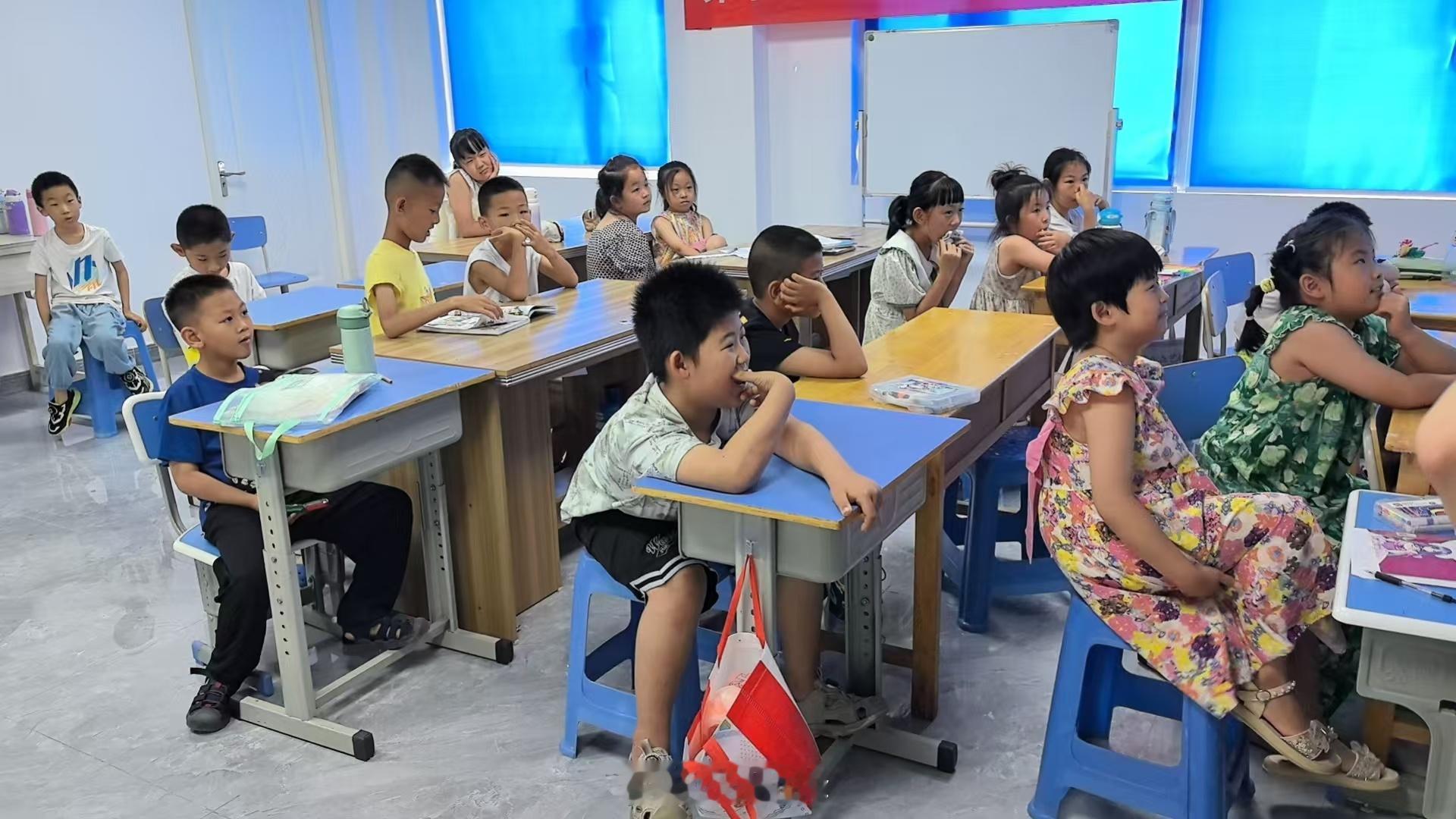 【巧手筑童真 廉风进社区】三下乡社会实践青少年宣教7月26日，曲阜师范大学计算机
