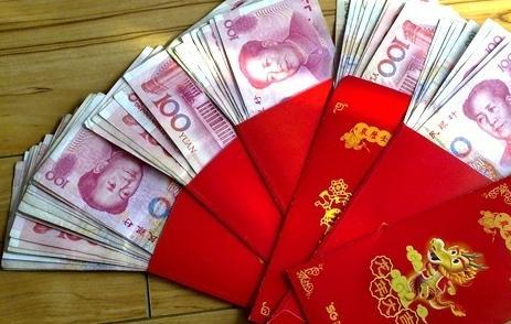现在的压岁钱真是水涨船高，以前是10元，20元，现在200元拿出去，都觉得拿不出