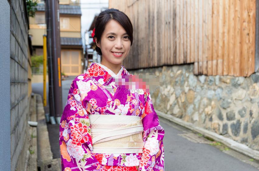 最近中方和日方关系紧张，我们的国宝大熊猫自然也不爱外借，本来以为我们收走大熊猫会