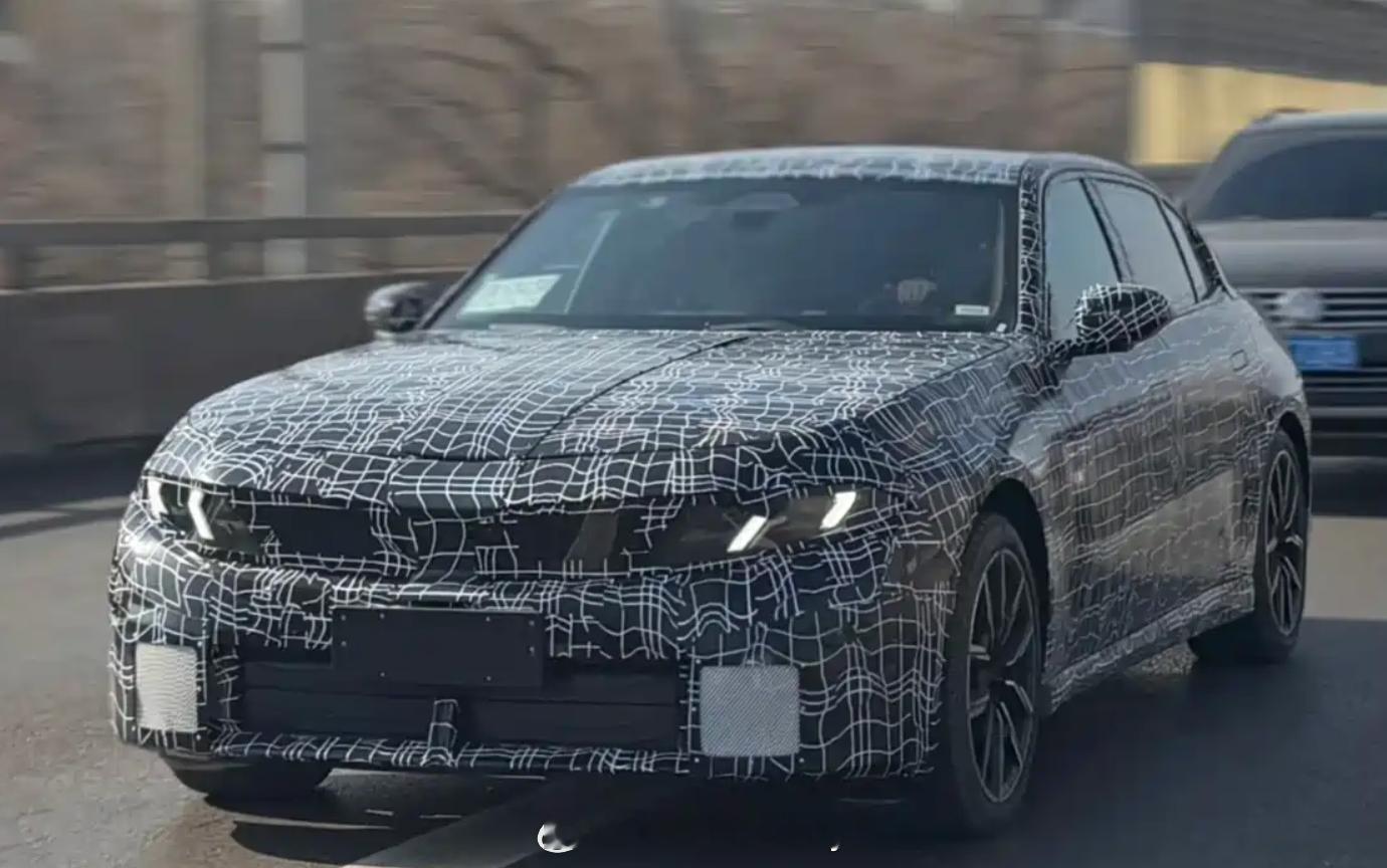 新宝马iX3亮相之后下一个就是这个3系设计语言我相信肯定不会大变尤其灯组和小鼻孔