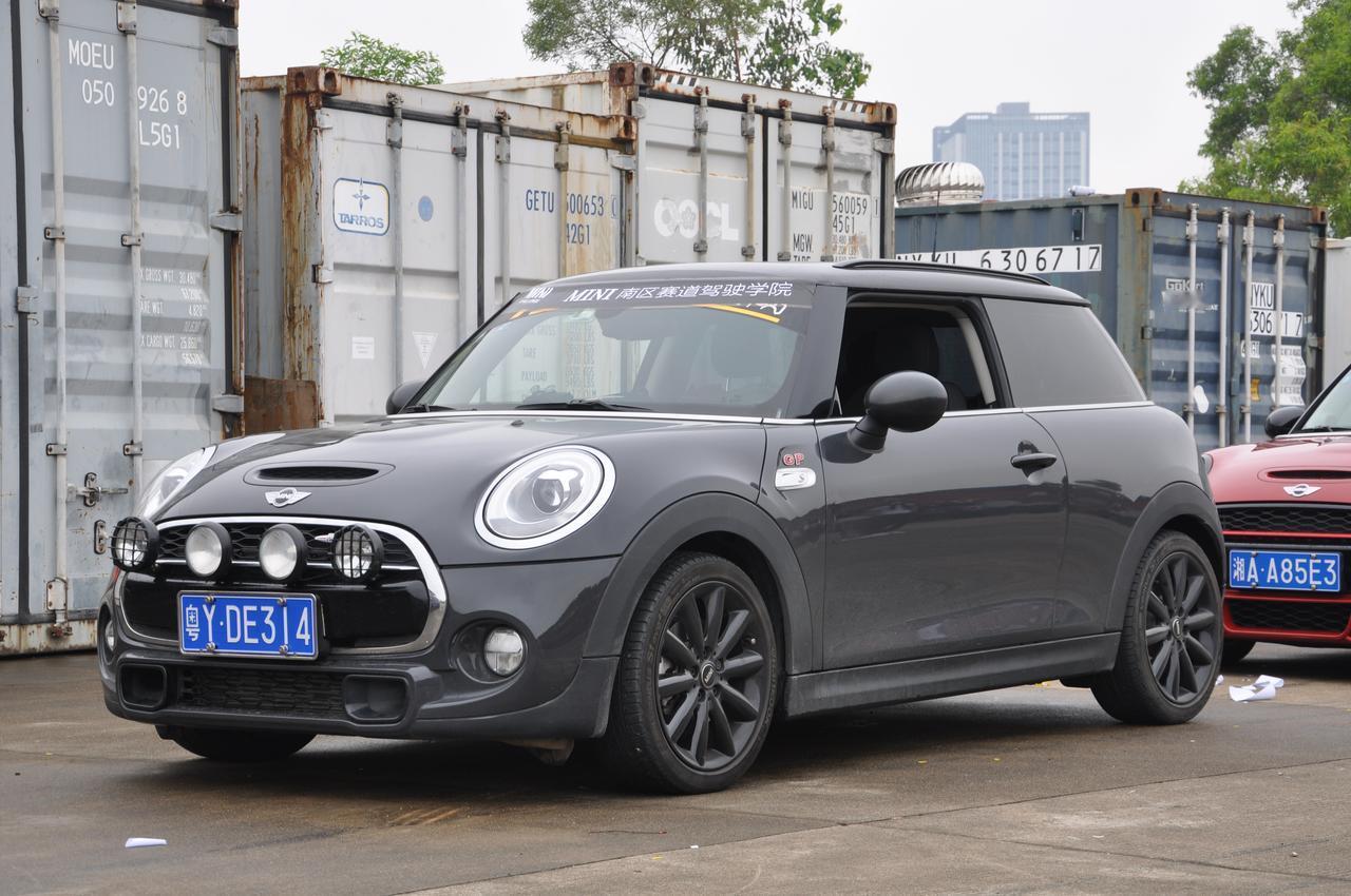 一提到赛车或者赛道日时，大部分人都会觉得弊大于利，
都会自然地将这项运动与专业、