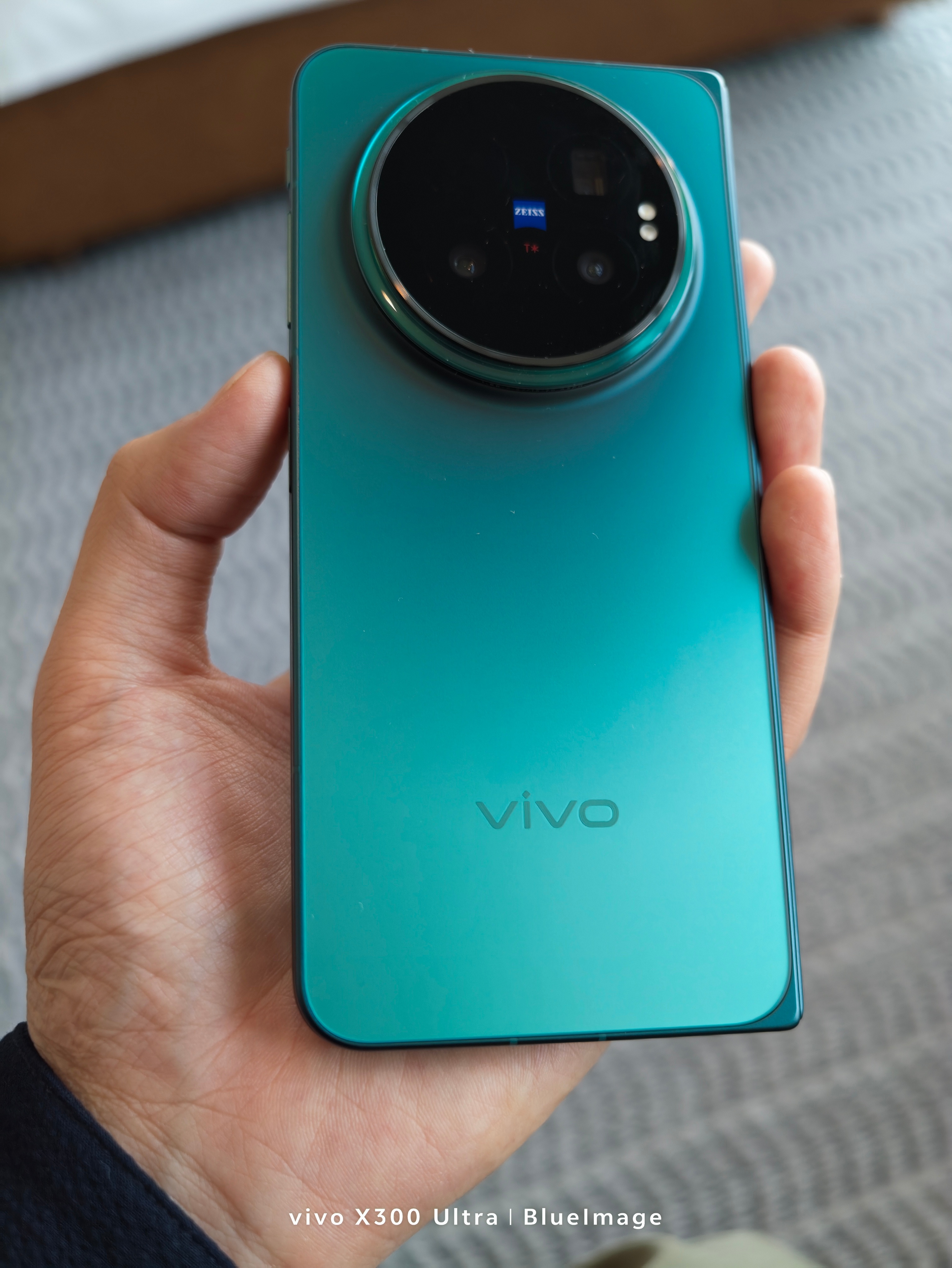 vivo X Fold6已上手，好看！12GB+256GB——7999元12GB