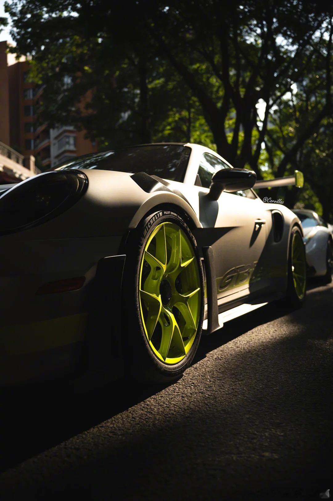 保时捷911 992 GT3 RS，这光影太牛了