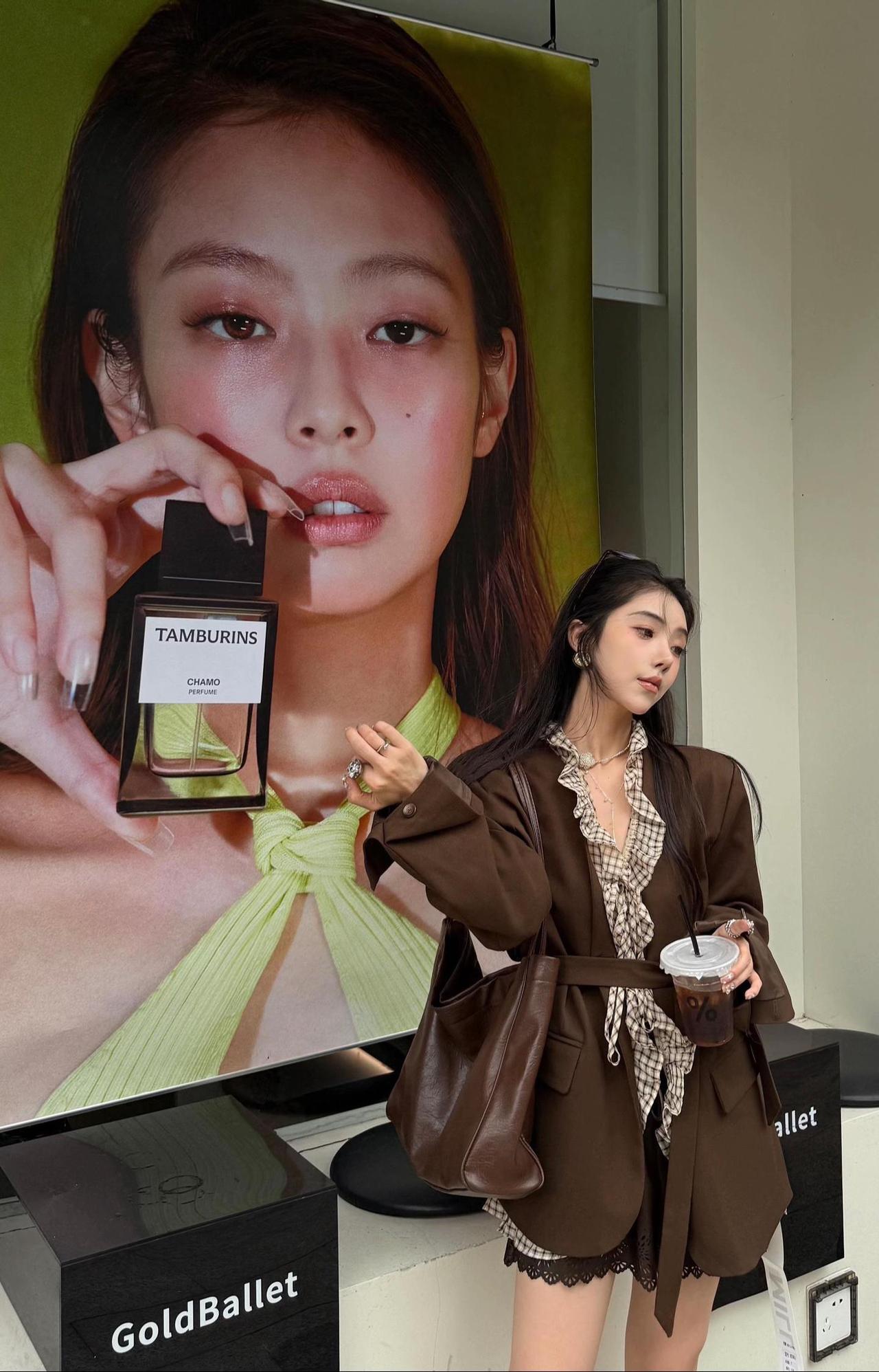 女人怎样穿搭，更显气质