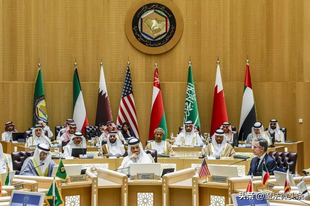 美伊都收到战争账单：伊朗损失2700亿，美国老百姓拿不出1000美元在这场美伊紧