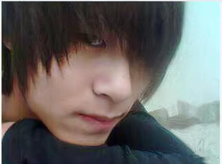 瓜友速报 哥谭三杰在解说今晚k甲比赛的时候，聊着瓶子老师前天的发型，聊着聊着就回