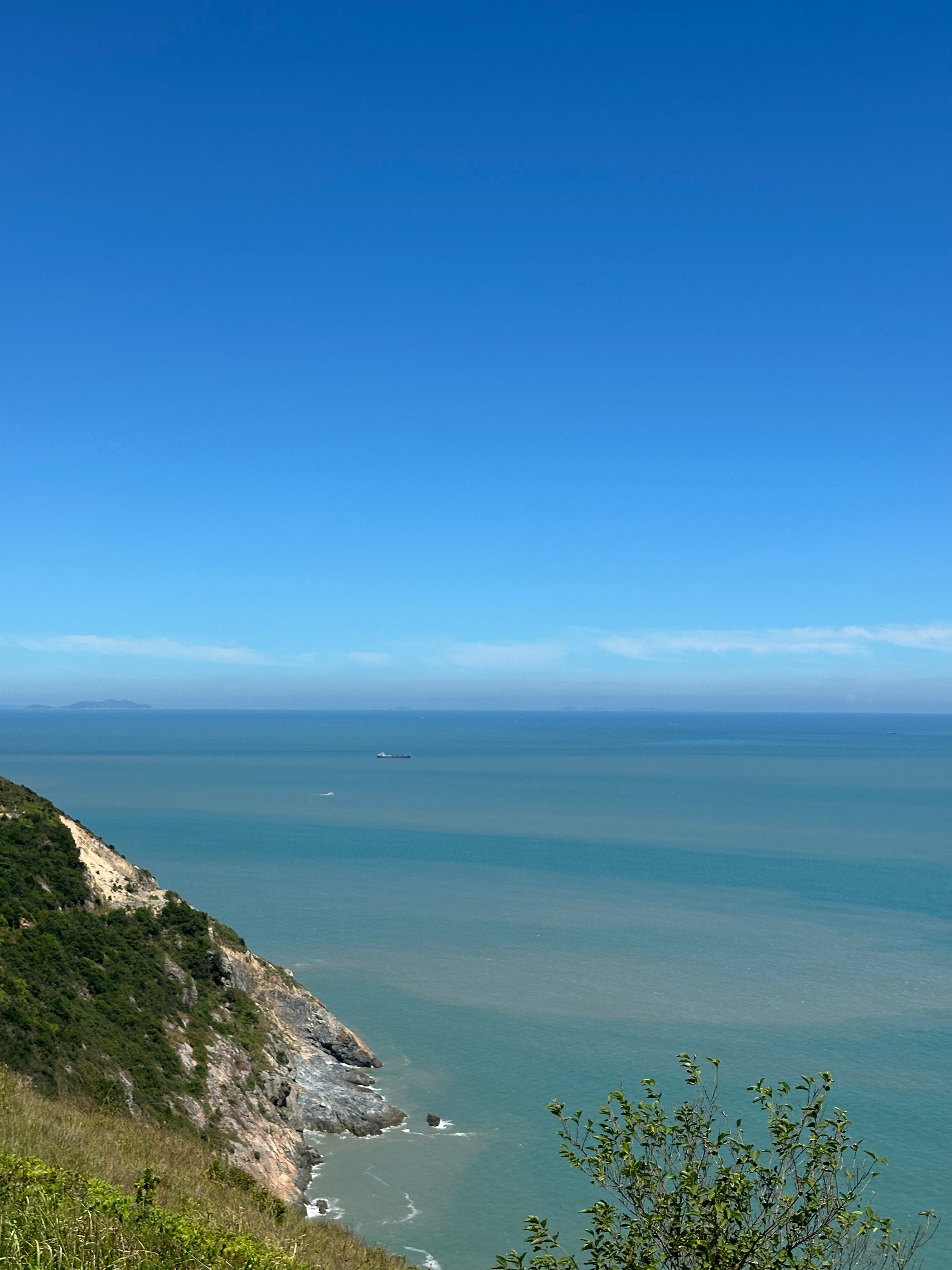不敢相信大浙江居然也有这么蓝的海～原图就这么美，对眼睛太友好了💙🩵等我攻略呀