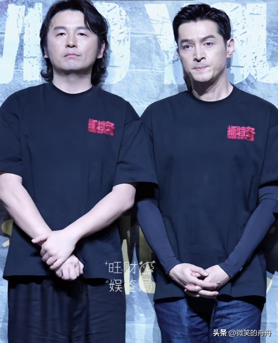 哈哈，一个头两个大，终于具象化了，雷佳音的头绝对是个扁头，有胡歌的两个大！北方人