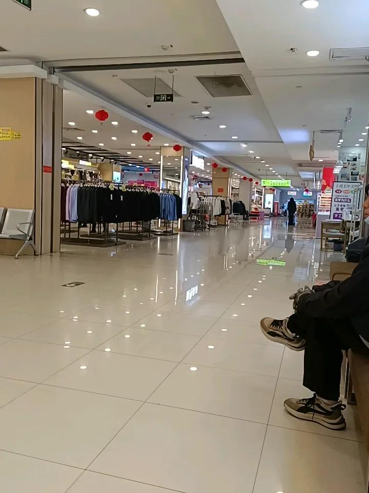 真的是太迷茫了啊，从早上八点起来到现在十一点了，找了几个小时，完全不理想啊，找个