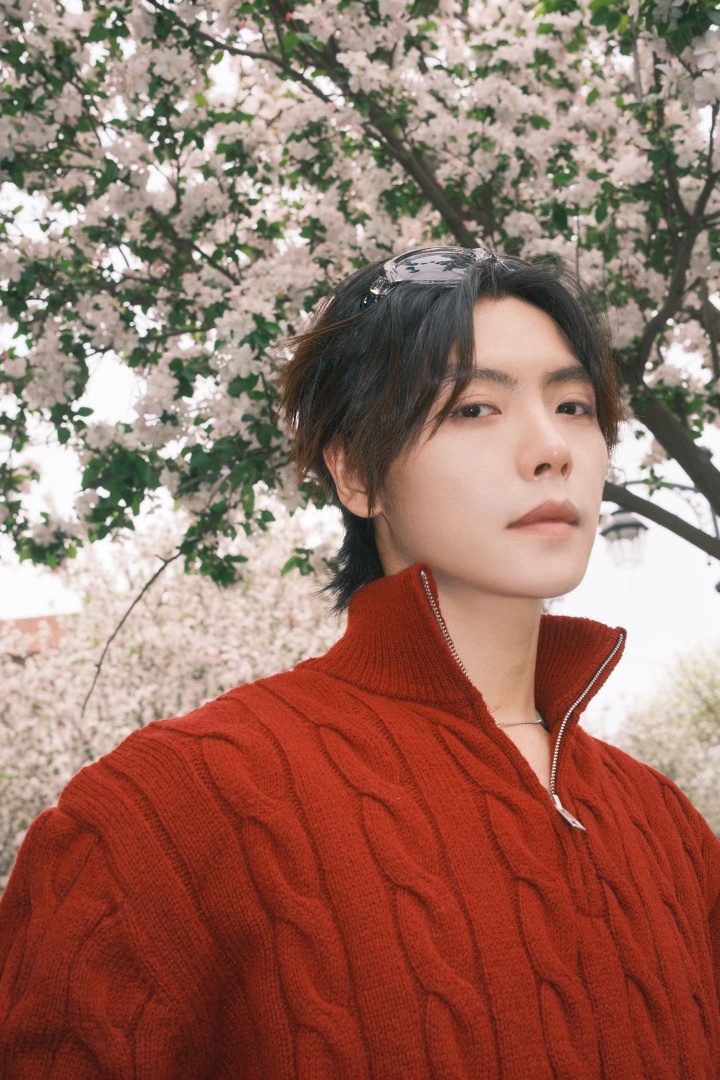 居然是富有且慷慨的春日十八宫格美貌max~ 