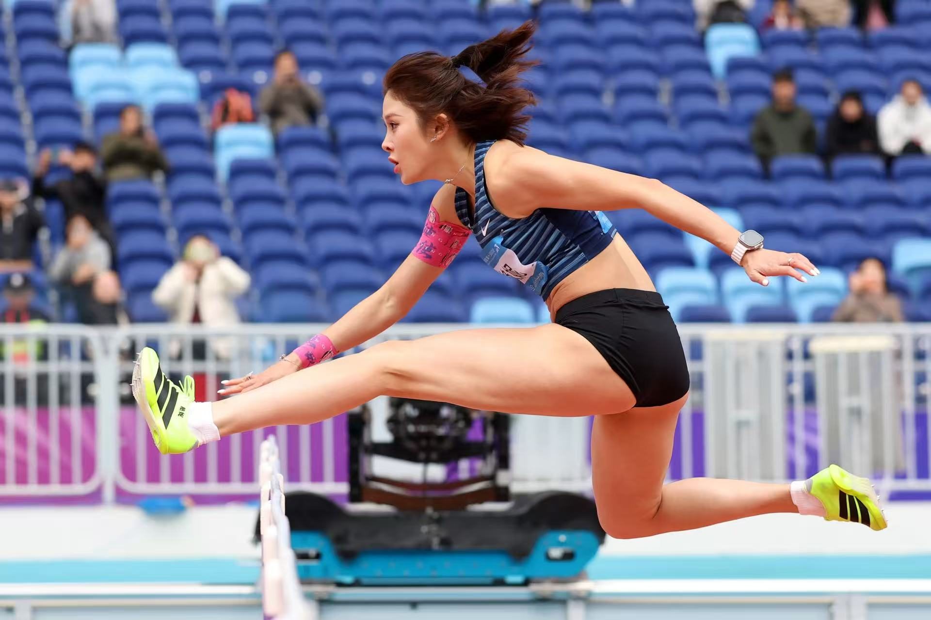 再次与冠军失之交臂！吴艳妮哽咽回应：可能老天还在考验自己