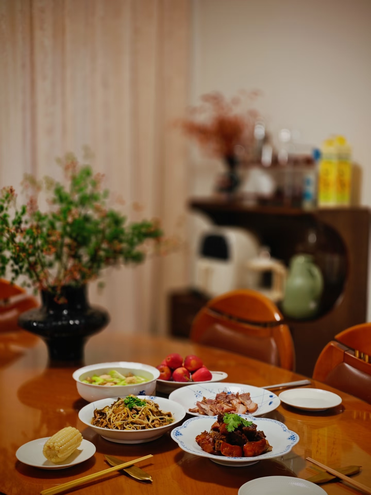 回家吃饭是成年人的奢侈品下班回家就有热饭吃，是顶级幸福。不用点外卖，不用纠结吃什
