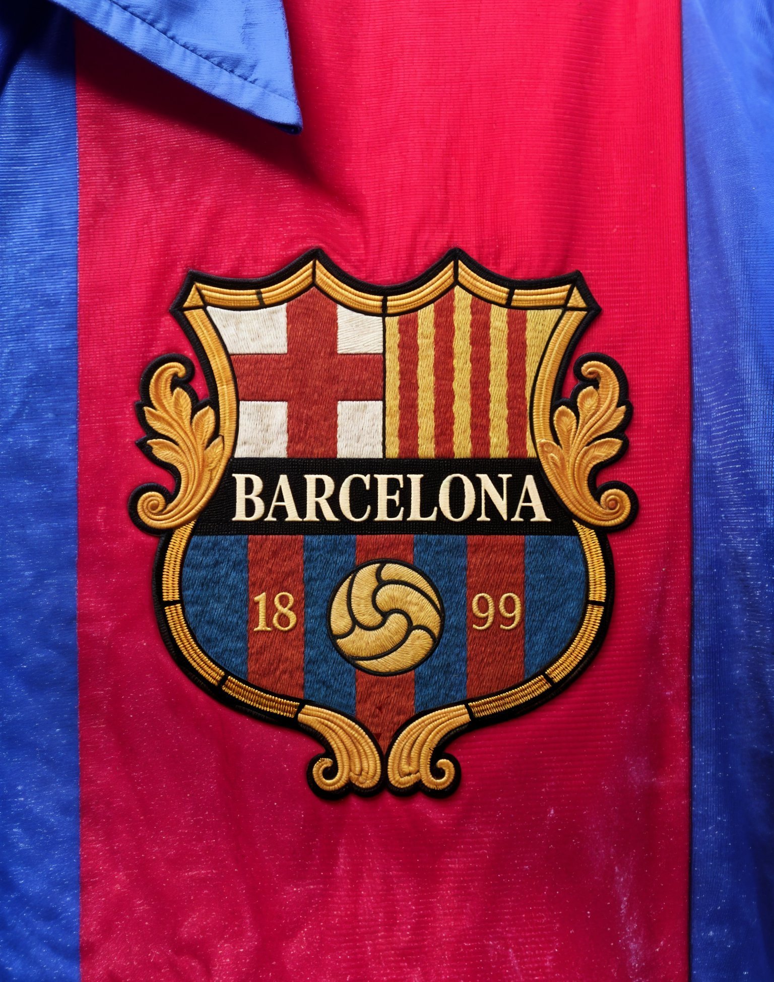 阿斯报：巴塞罗那将出席马德里时装周活动，届时将展出俱乐部复古球衣，并会展示一件官