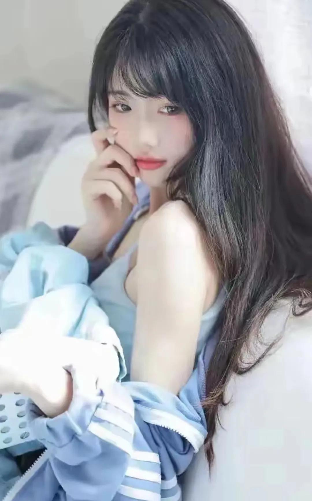 我发现了一个现象，大家有没有注意到？现在无论男女，无论在城市还是农村，只要能顺利