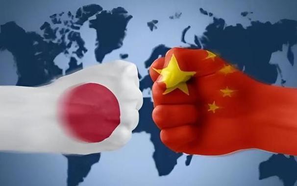 把视线从东欧挪到东亚，美国在大国冲突里的算盘其实没怎么变。
 
就像当初看着俄乌