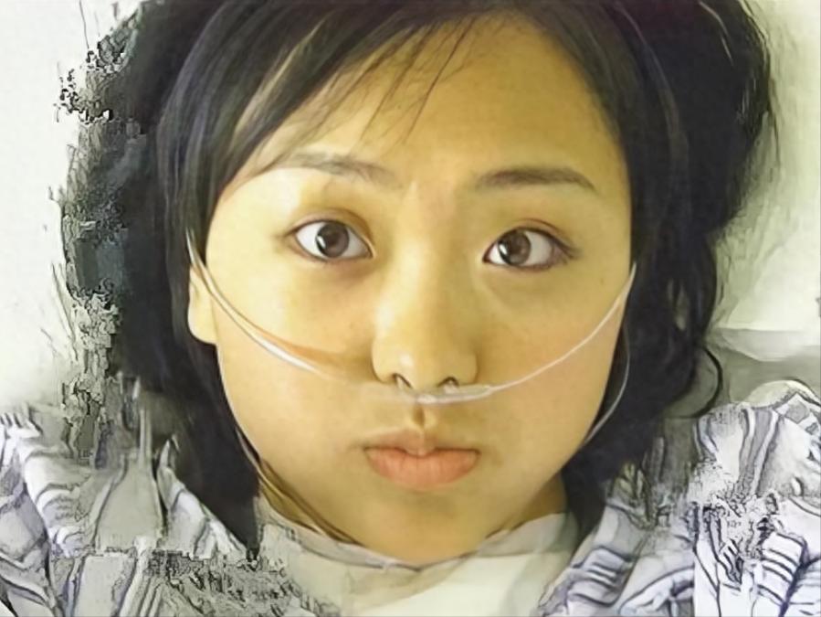 1995年，黑龙江一八岁女孩不幸患上癌症，父母变卖所有为她治病，可谁知，16岁时