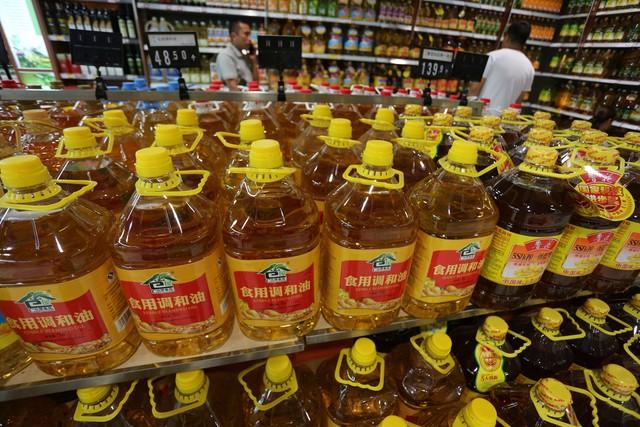 2024年曝光的罐车混运事件，暴露了散装食用油运输中专车不足、清洗记录缺失和验罐