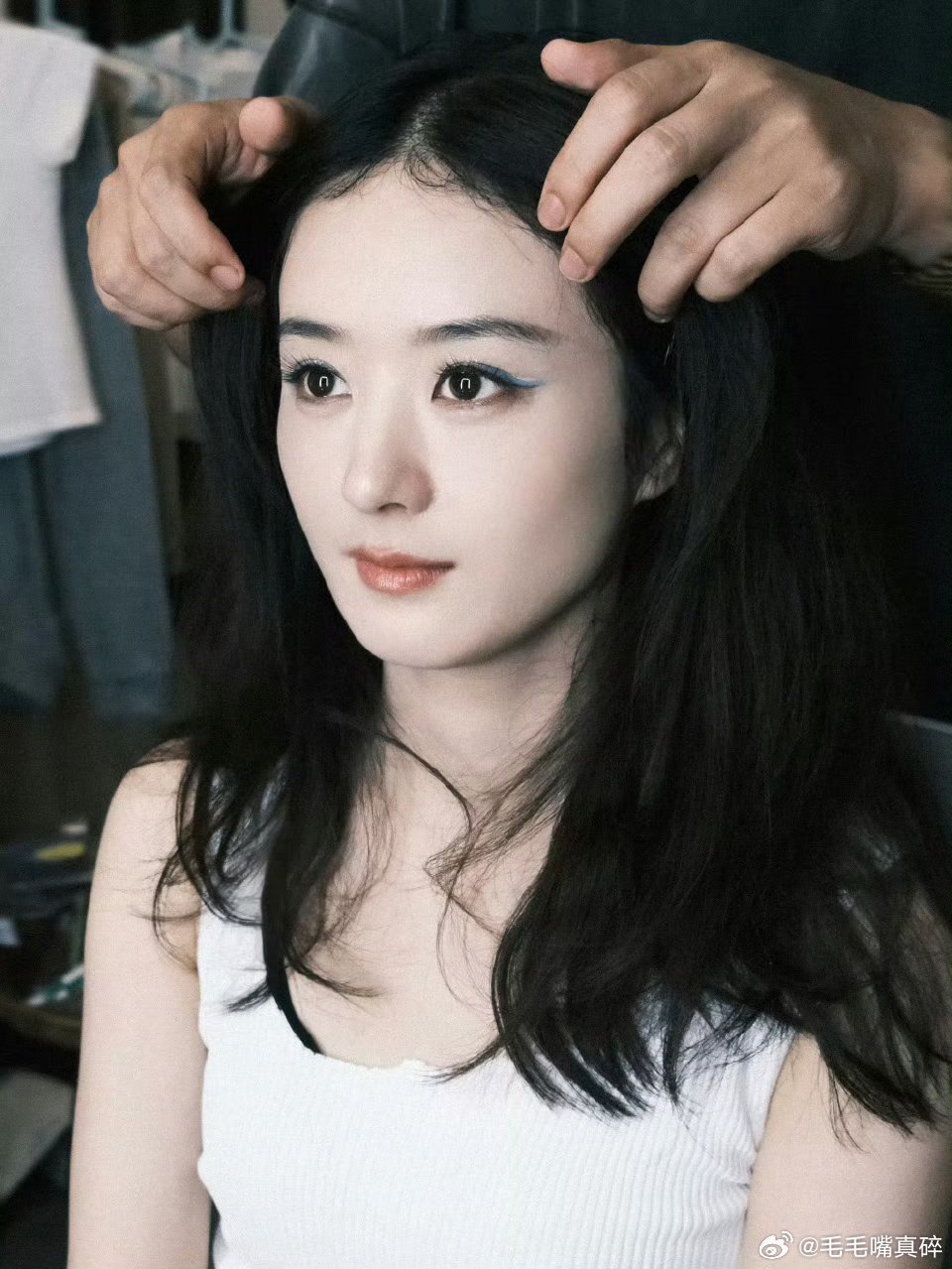 终于看到丽丽营业了好美好嫩的赵丽颖饿死了 