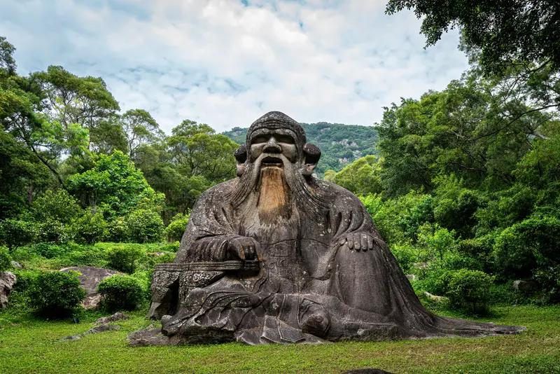 震撼！千年哲学巨匠老子：揭示“无为而治”的终极秘密，带你领略东方智慧的巅峰！
