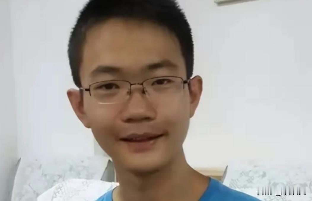 2016年，甘肃学生胡明源语文课从不听讲，天天熬夜打游戏，高考却以690分考上北