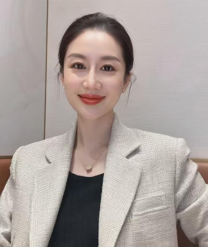 出个差变瘦了，
我出差这几天我自己都吃泡面，
都没怎么喂自己[大笑][大笑][大