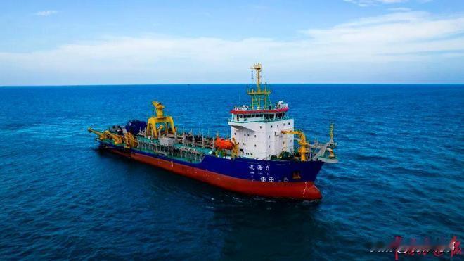 12月8日，亚洲最大的耙吸式挖泥船——“通浚”轮，正式入驻中国洋浦港。作为我国自