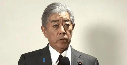 中日关系突然变天！日本表面替美国冲锋，背后却藏着更大野心？2026年放宽武器出口