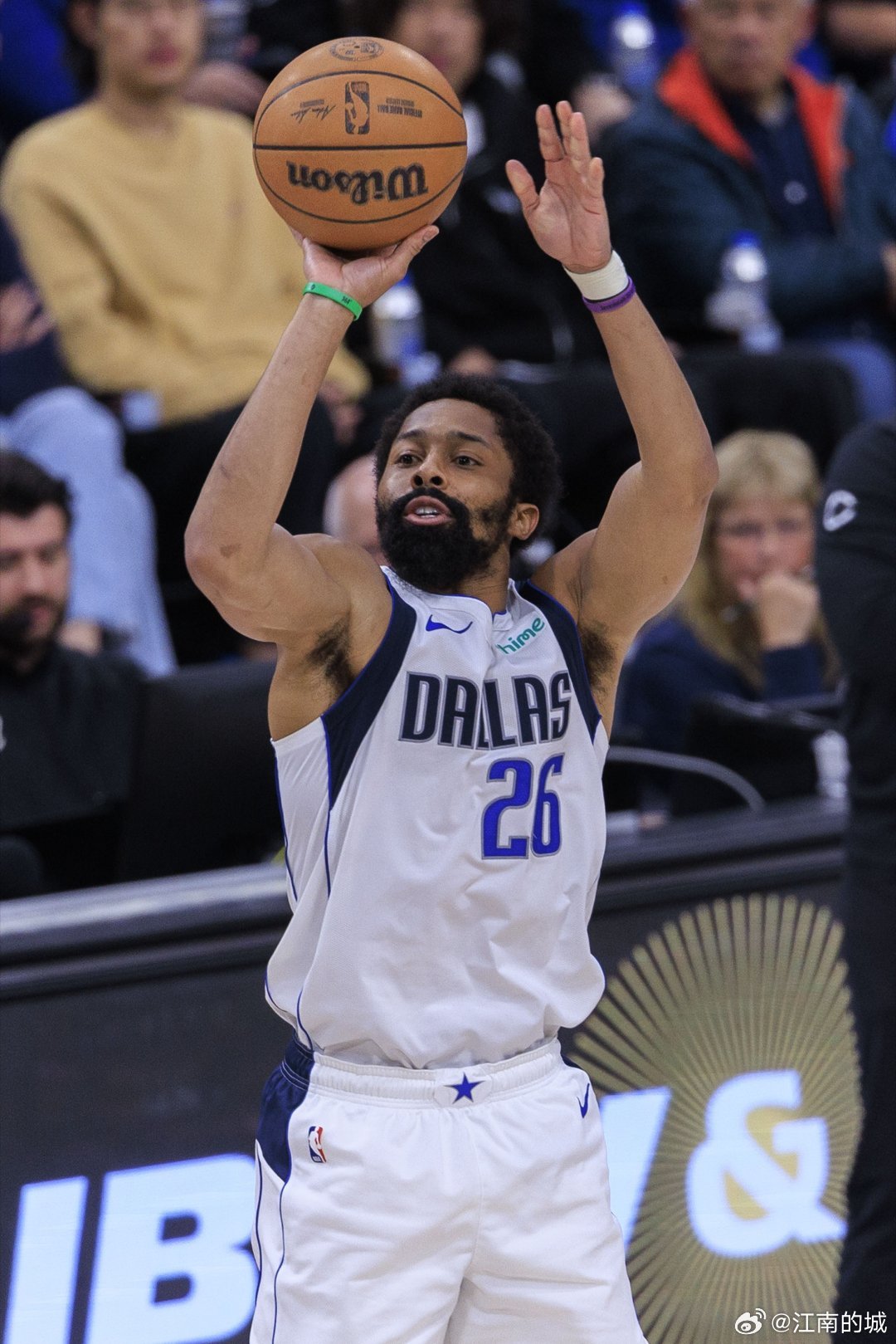 今年1月，拜仁宣布，丁威迪由于个人原因离队，双方达成一致，终止合同。丁威迪为拜仁