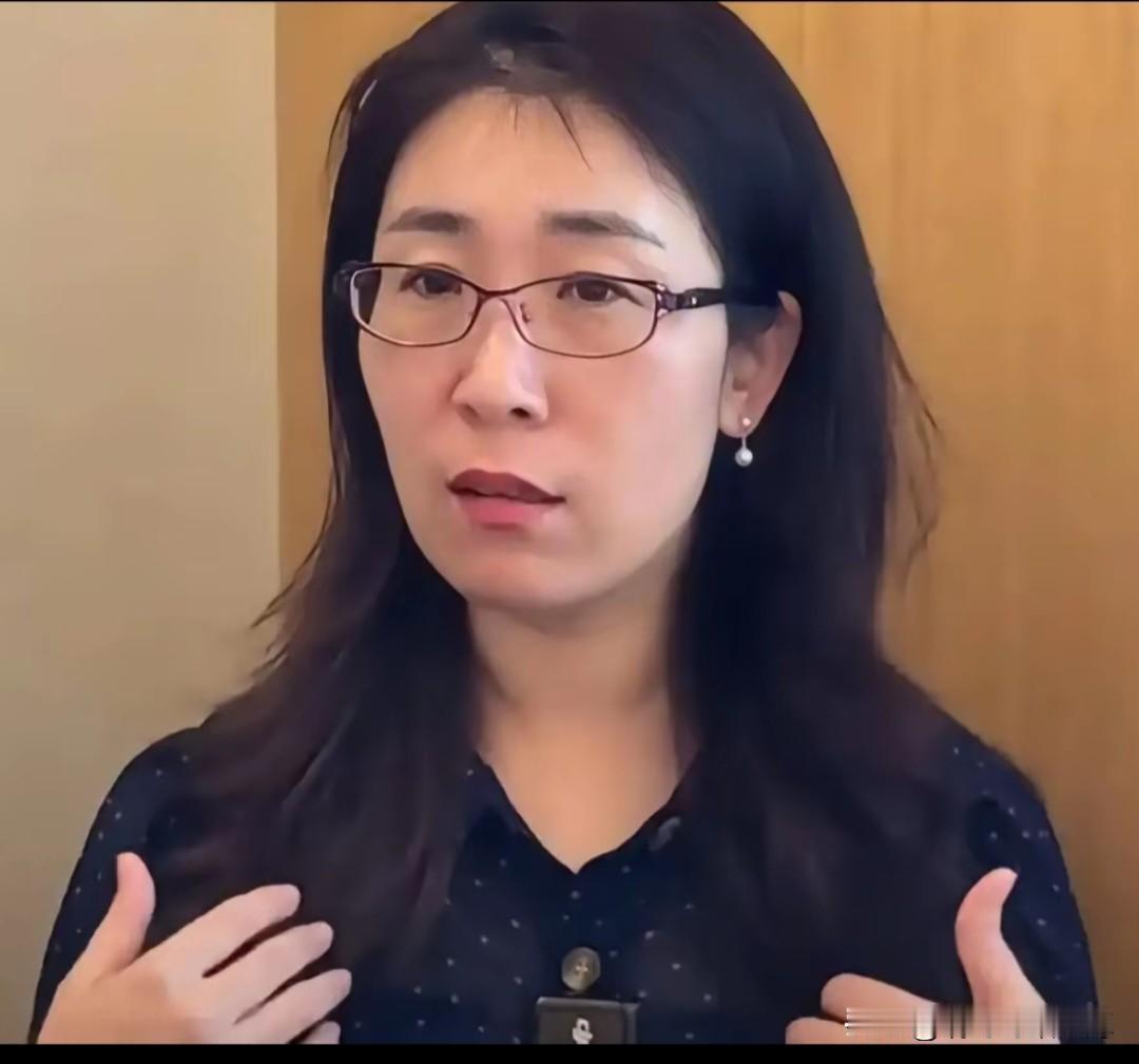胚胎案: 按照朱女士的描述，丈夫唐先生似乎对女儿没有一点感情，拿生活费得看明细，