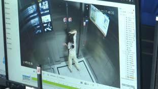 近日，浙江杭州临平某小区两名9岁女孩被困电梯2小时一事，引发广泛关注。两名被困女