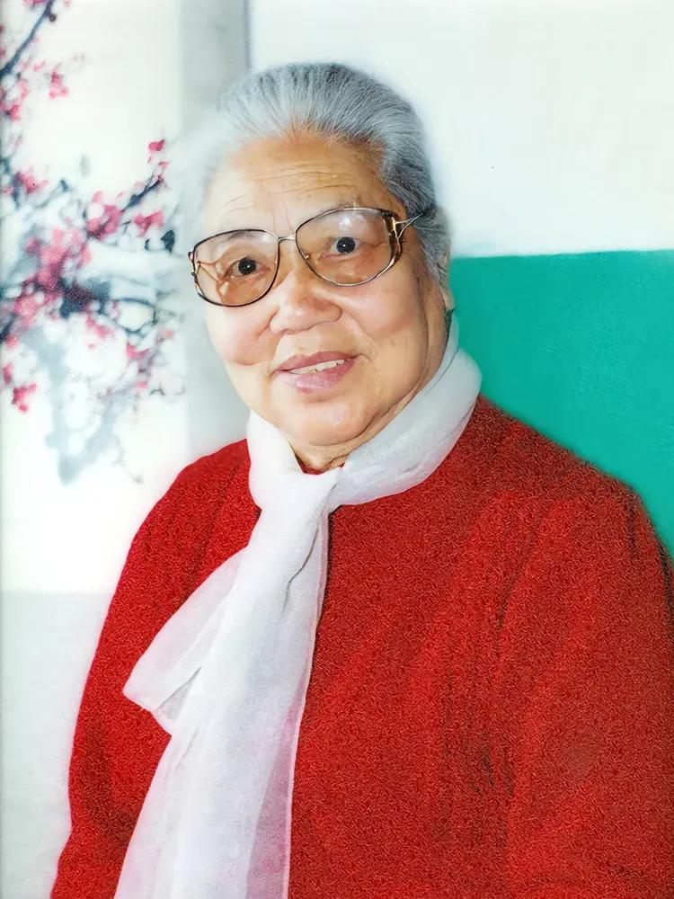 1923年9月15日，常香玉出生在河南省巩县南河渡镇董沟村一个贫寒家庭，原名张妙