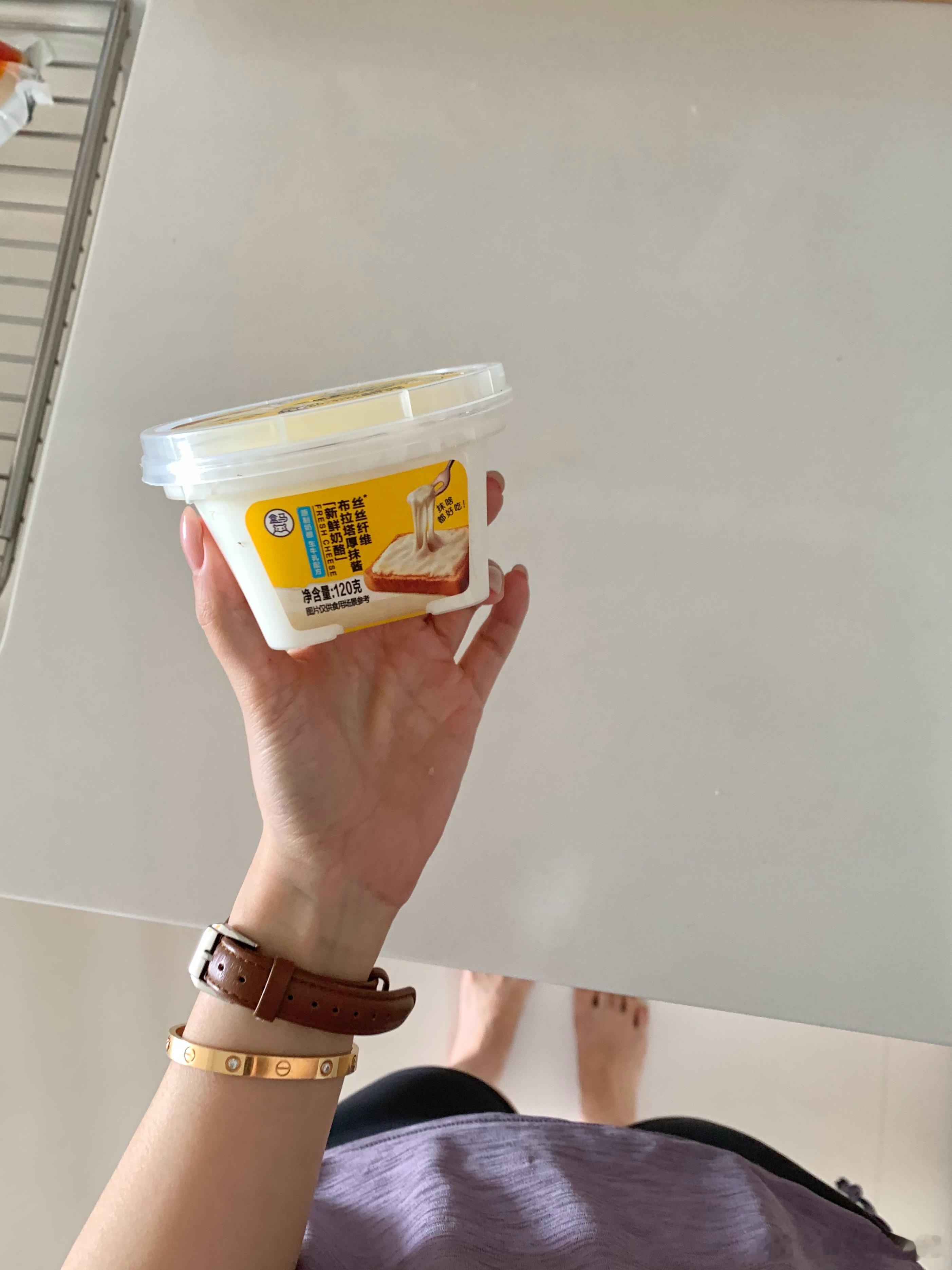 闺蜜 盒马这个布拉塔厚抹酱真的巨好吃！早上吃这个 中午又吃这个 下午跑来广州开会