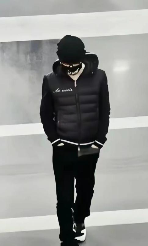 站姐无敌。
谁能猜到这图里的是王宝强呢？