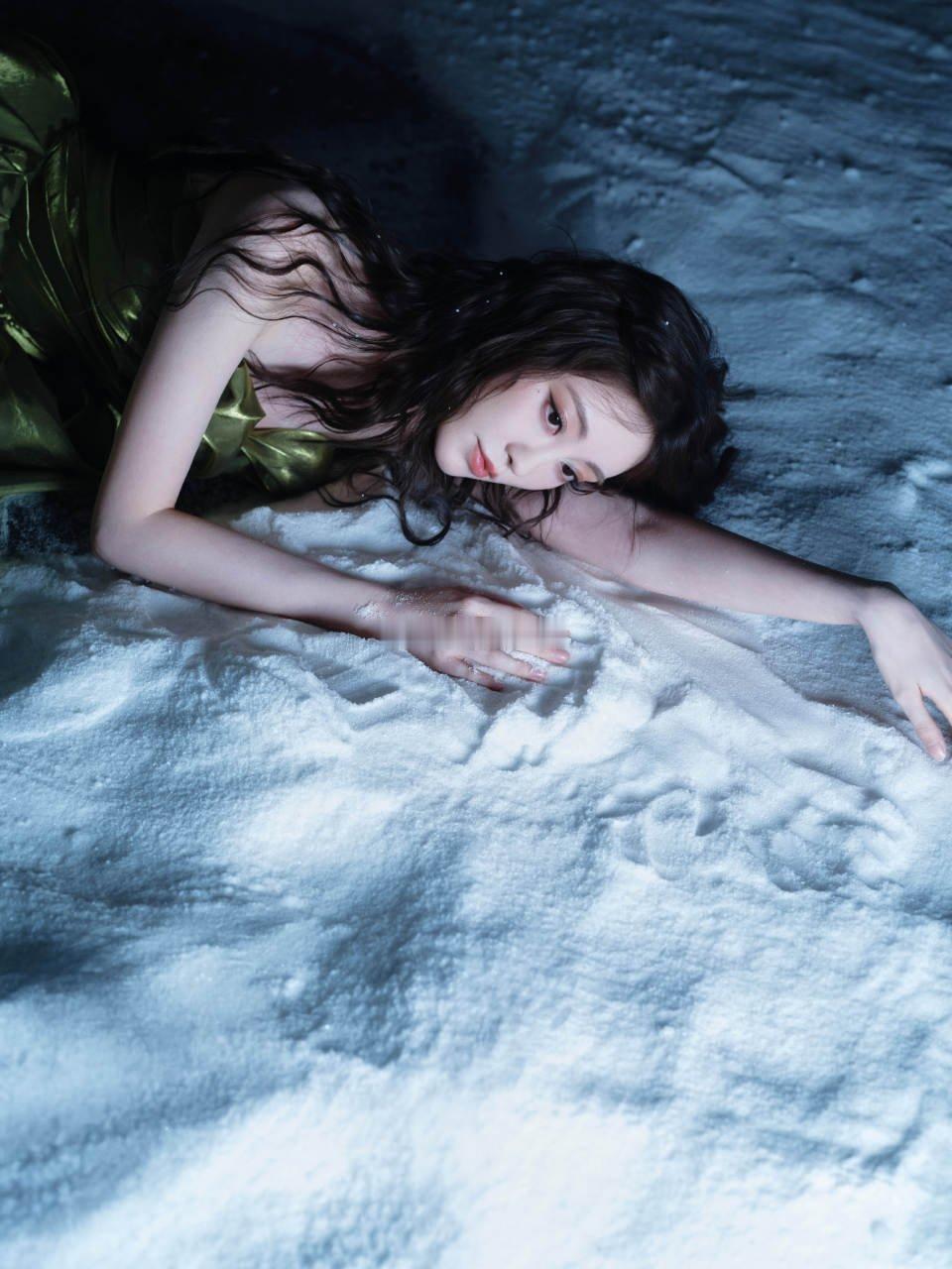 祝绪丹 八音盒里的冰雪精灵 祝绪丹的造型自带故事感！宛如从八音盒里走出的冰雪精灵