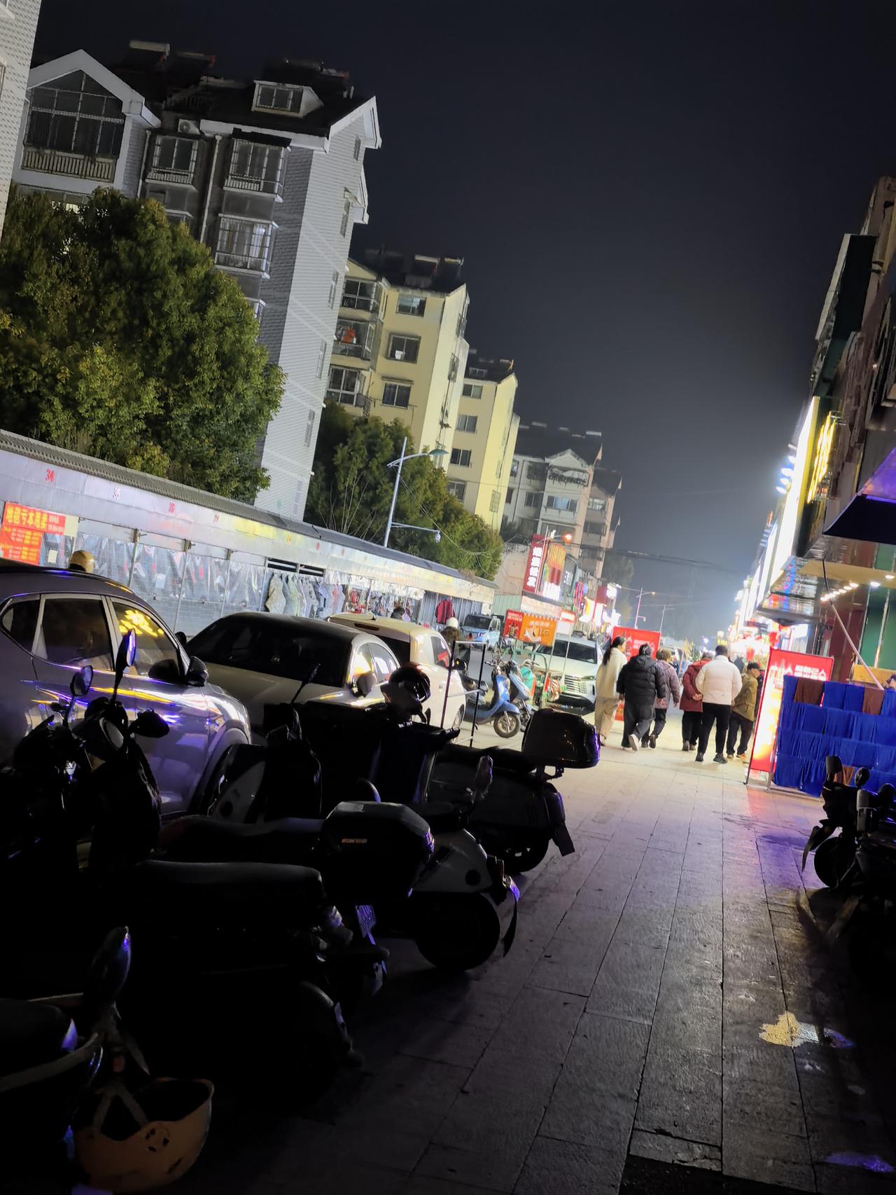 上大学的时候，有个室友是新疆伊犁工矿场的，跟我讲过他父母单位曾经发生过的一起真实