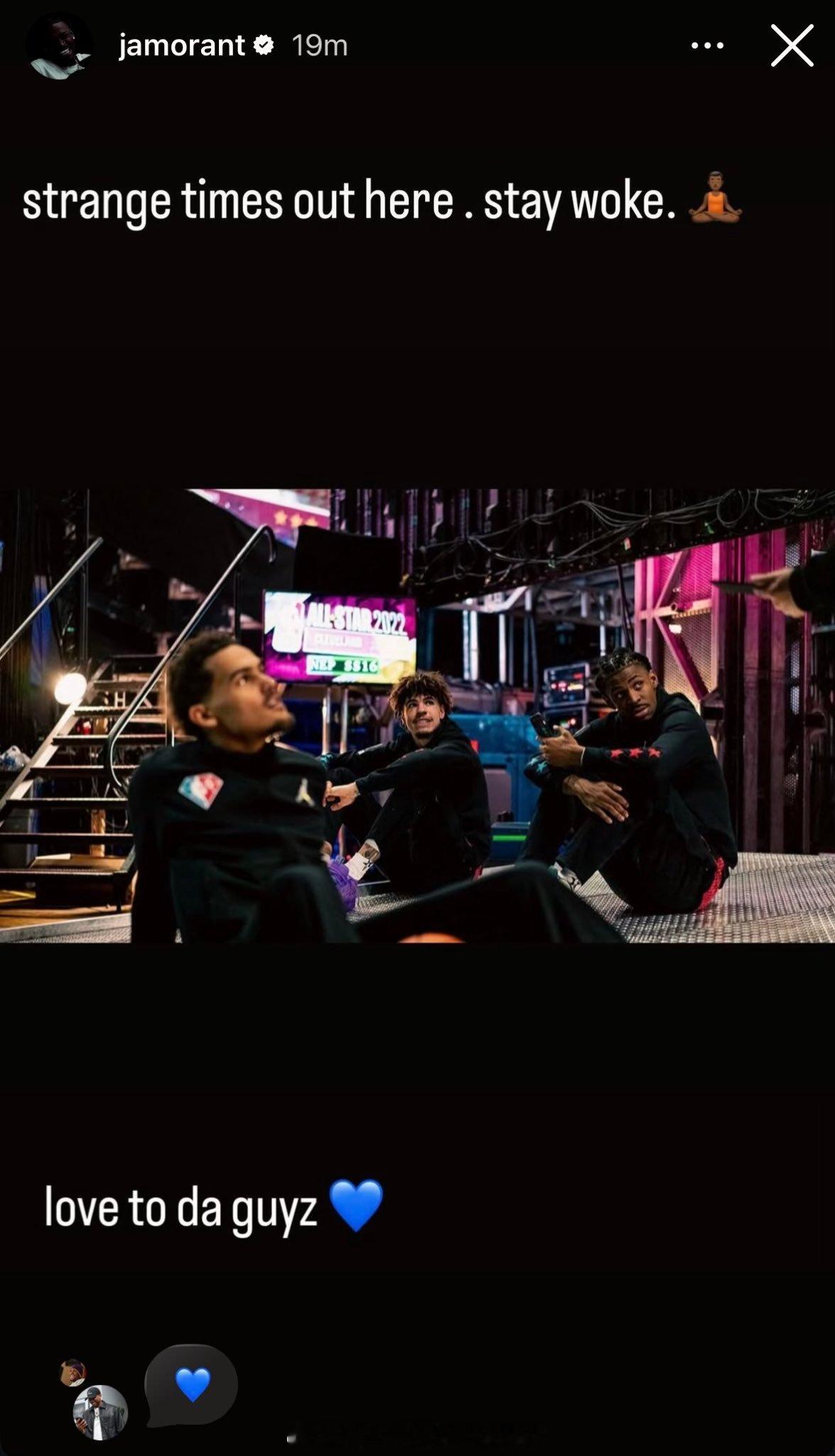 莫兰特在Ins story上发布了一张他和特雷·杨以及拉梅洛·鲍尔的合照，几乎毫