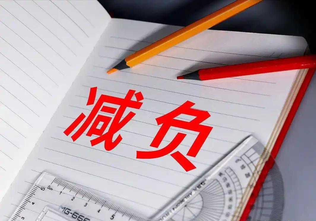 你见过哪个国家的孩子，为了学一门外语，要花掉整个童年三分之一的时间，最后却连自己