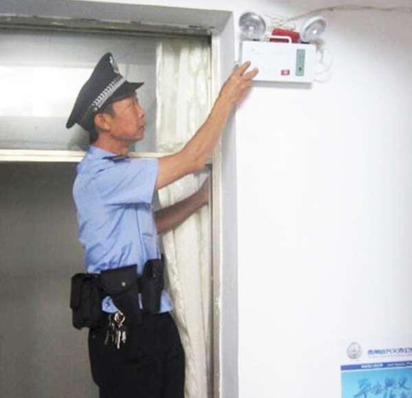 26年扎根基层！民警李来建，燃尽生命守护一方烟火
 
李来建，男，汉族，贵州兴义