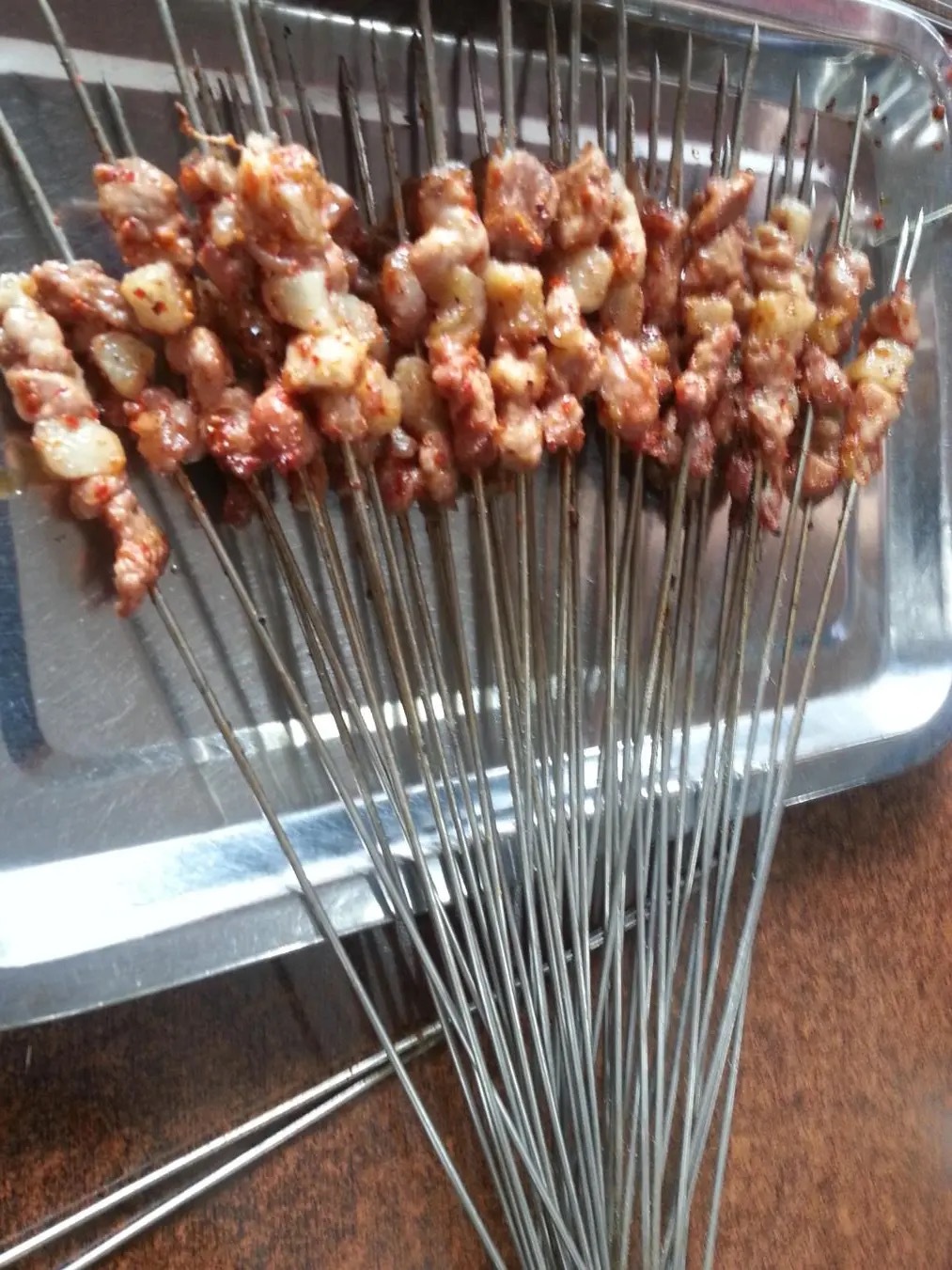 泉城济南真正好吃的烧烤，大家品尝过的觉得值得推荐的，可留言，一家两家均可。 