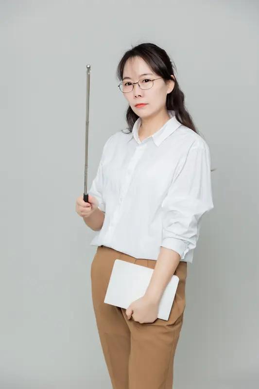 对于女孩子来说，最好要走入婚姻的殿堂，然后再生一个孩子。否则，到了晚年的时候，那