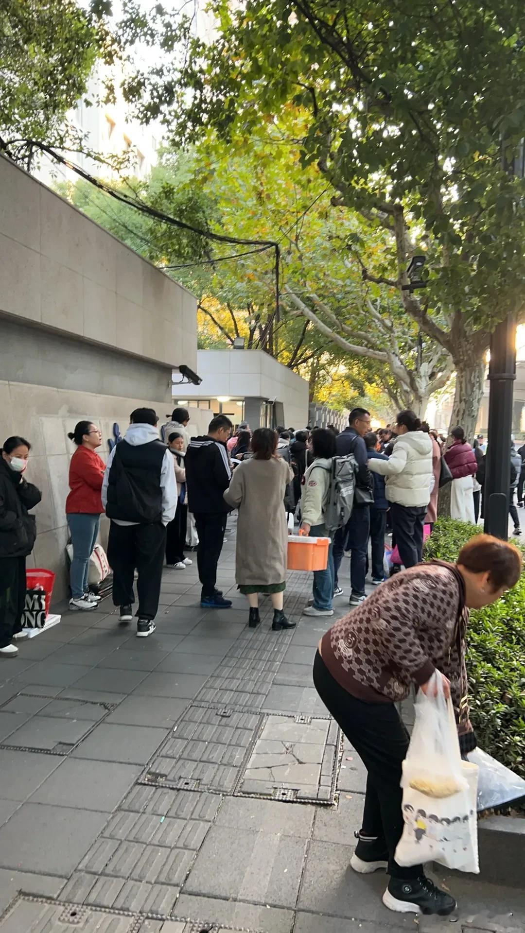 今天上海艺考上海商学院考场，㊗️孩子们逢考必过[加油加油]