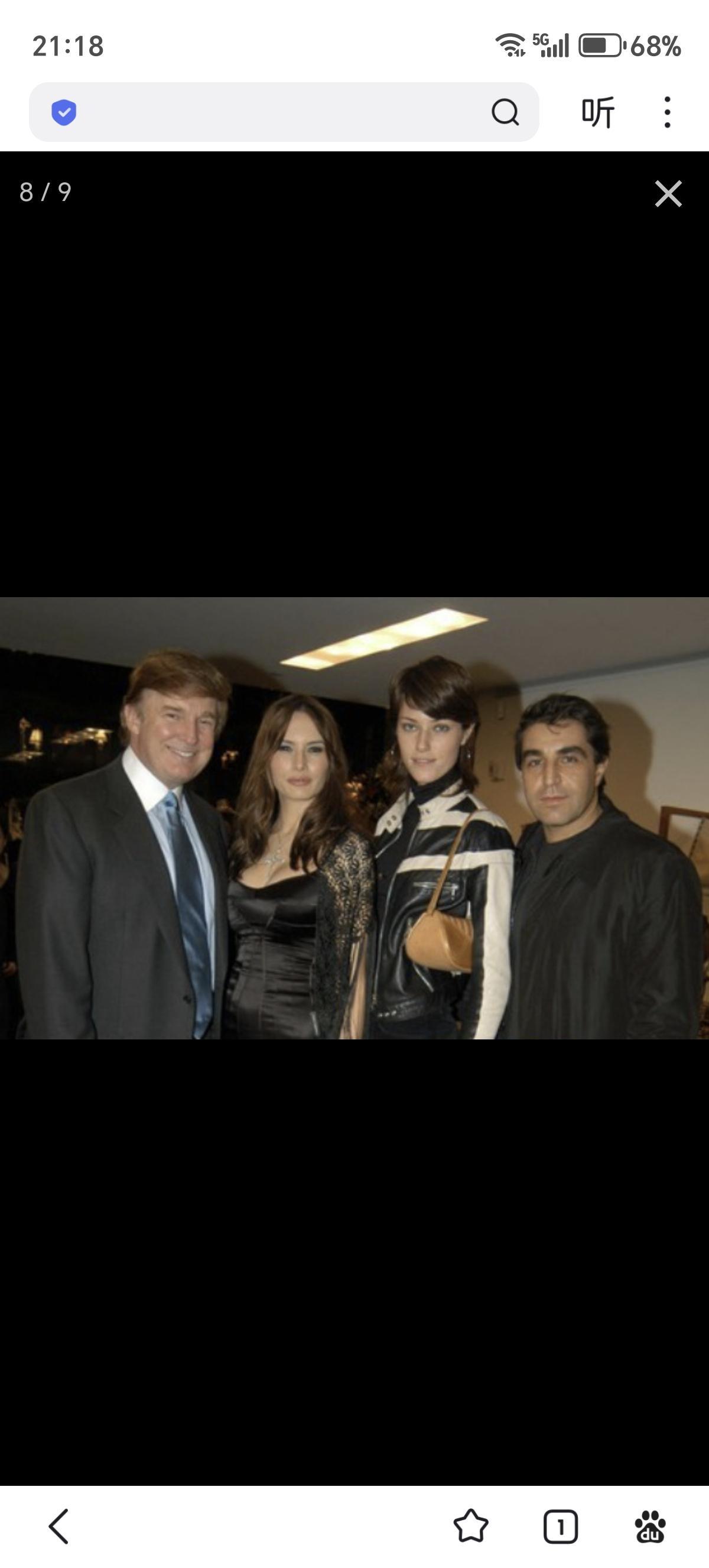 梅拉尼娅和特朗普对于他们何时相遇、她如何来到美国这些问题非常敏感。她的人生中缺失