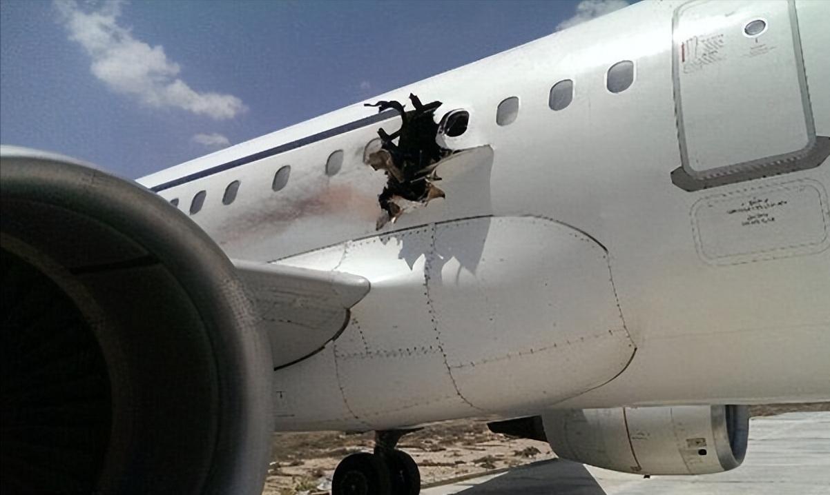 接连出恶性险情 美国航空业到底出了什么问题？
达美航空这次发动机爆炸的消息刚传开