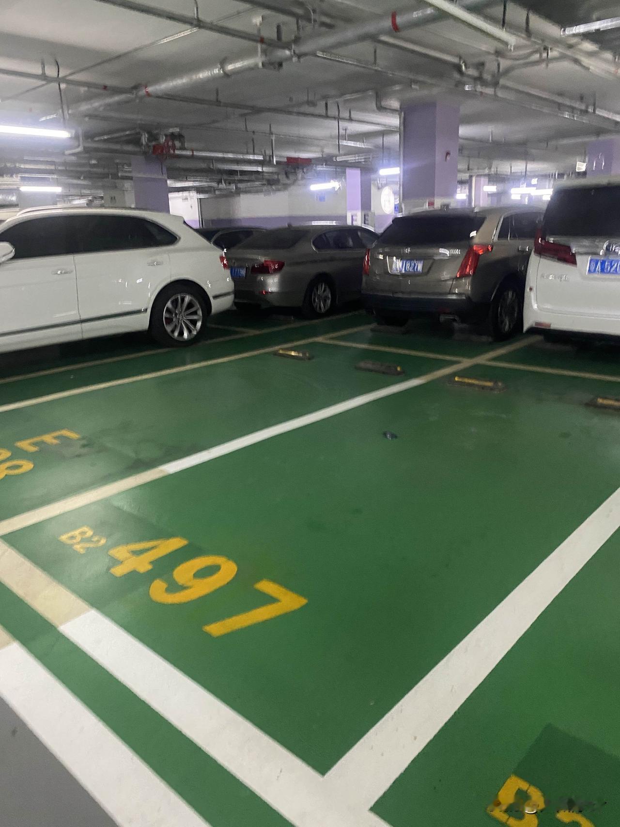 因本不在广州，车位转让，3个白云火车站的产权车位，特价传让，工作原因转让车位，1