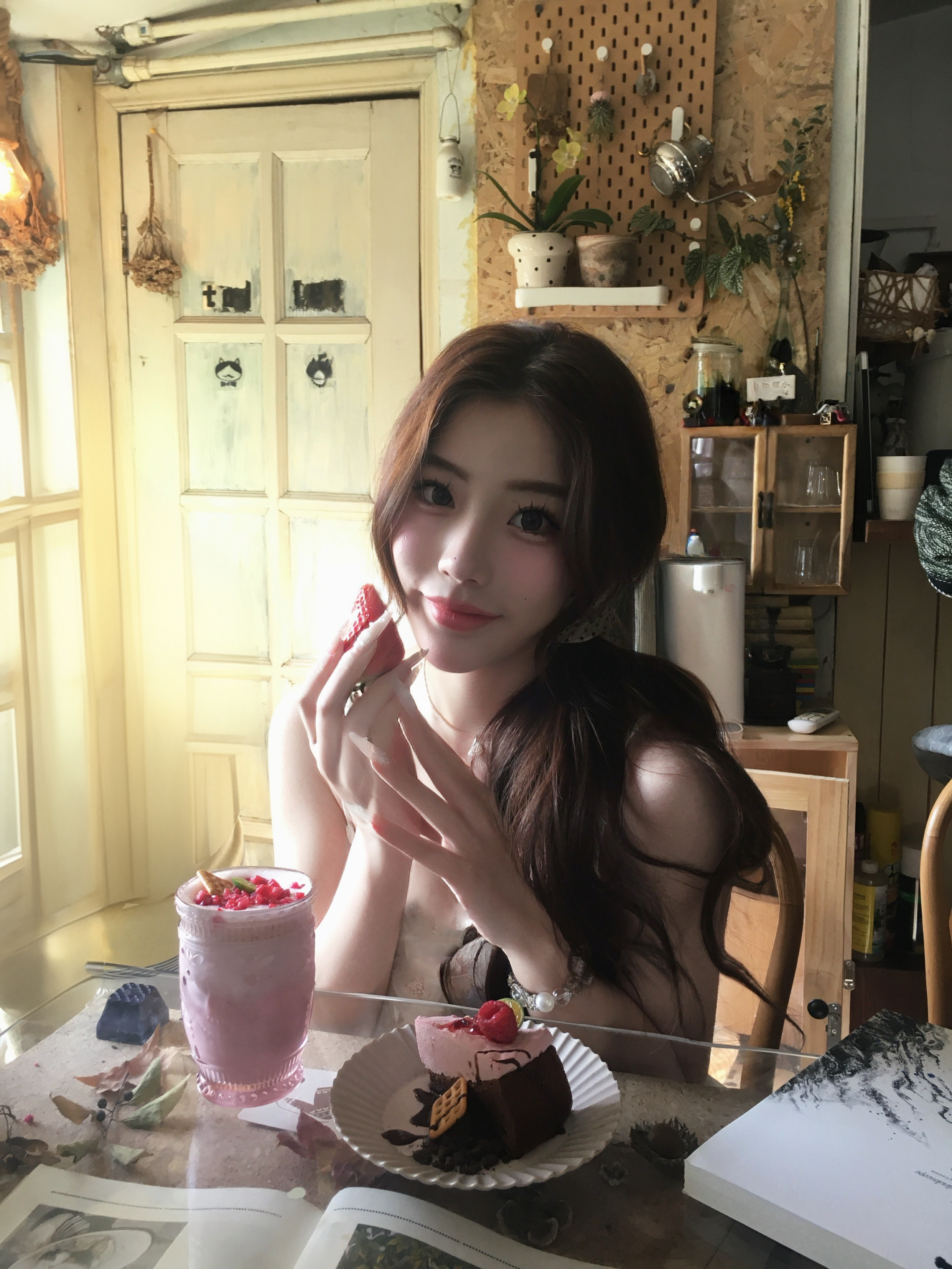 如果全世界都指责你 那姐姐蹲下来抱抱你 