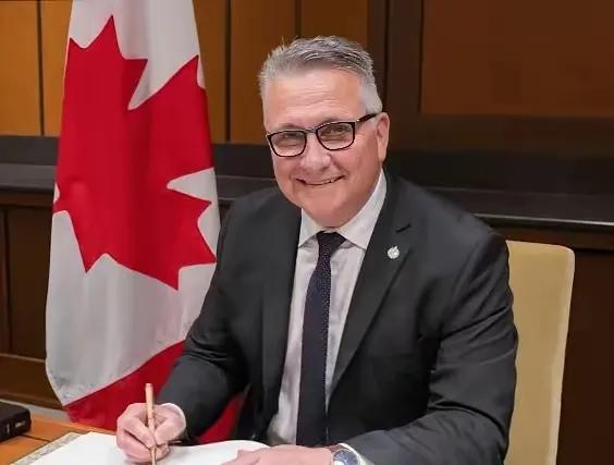 加拿大：已接到中方订单
今天凌晨，加拿大农业部长在受访时满面笑容地说道：“是的，