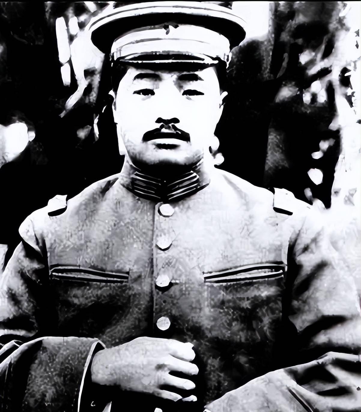 18人起家拉起两万兵马，20年没人给军饷，贺总凭的是什么本事？2把菜刀、18人起