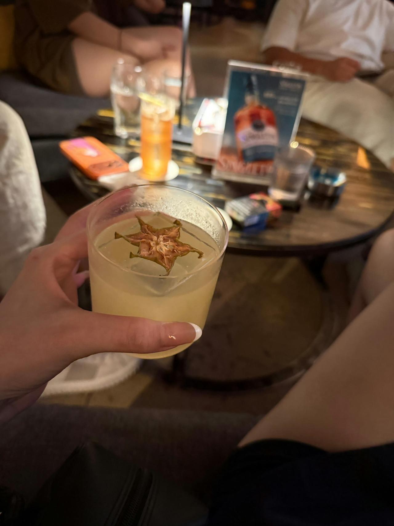 “真正能治愈你的是变美，变瘦，变有钱，但绝不是爱情和婚姻”