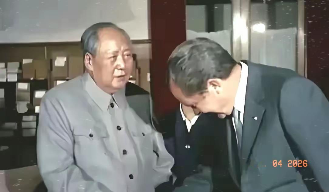 戴旭上周在《这就是中国》里抛出一句“光拿屠龙刀摆造型不砍龙谁信你”的狠话
​戴旭