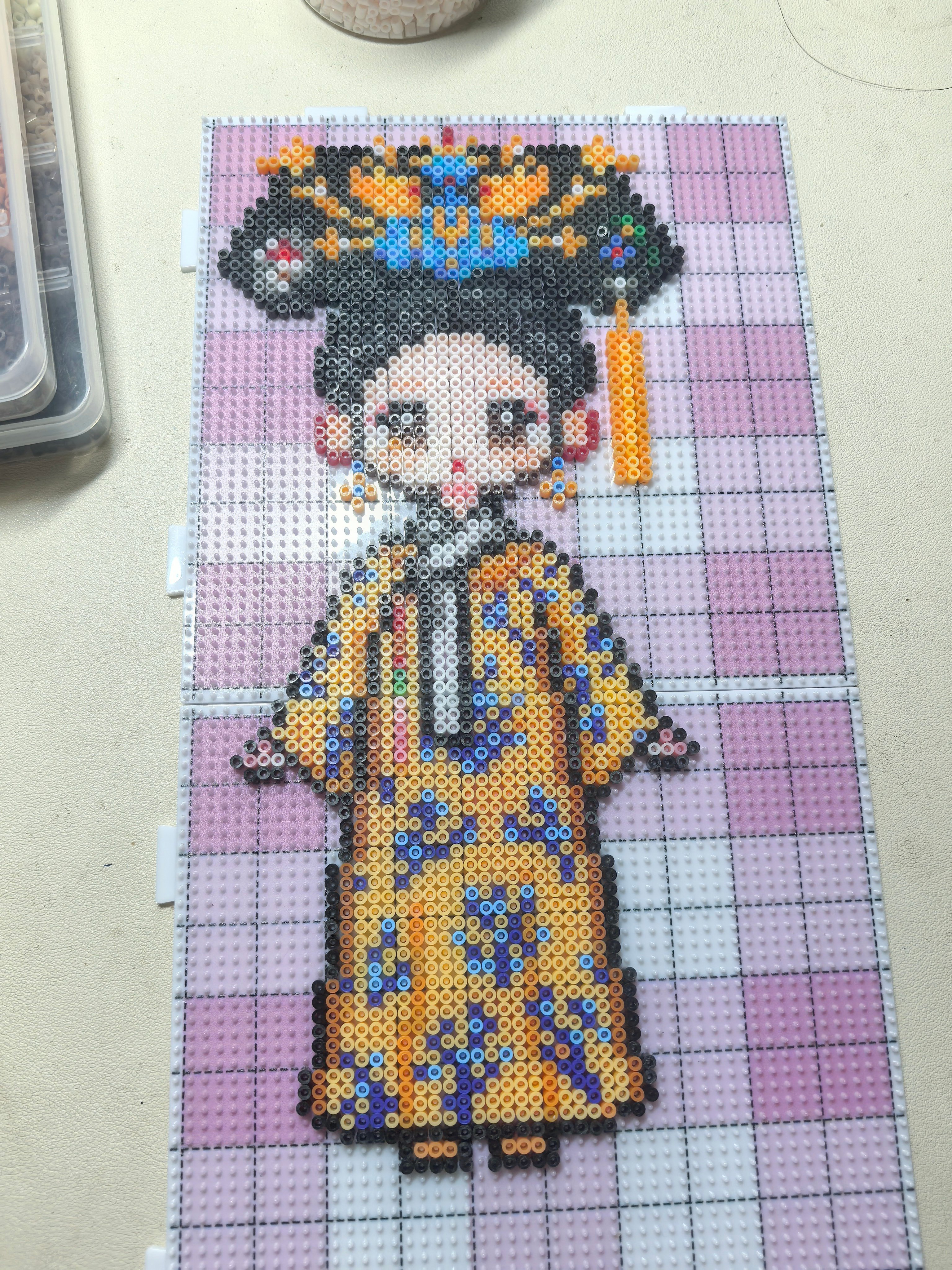 亭亭似月，嬿婉如春 